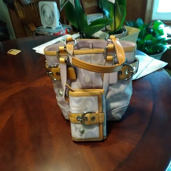 Coach purses - Picture 10 of 11